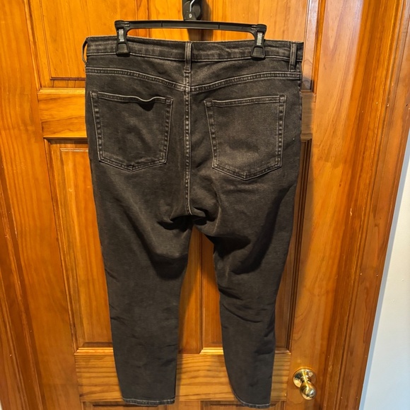 Everlane Women's High Rise Ankle Jeans in Washed Black Size 31 - Picture 3 of 5